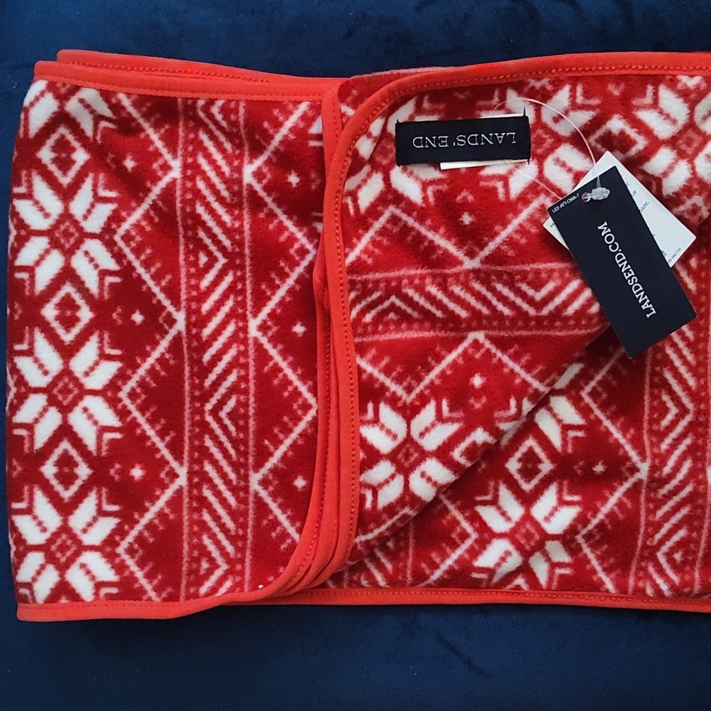 Lands End new with tags fleece Antipill scarf